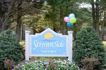 StreamSide apartments sign